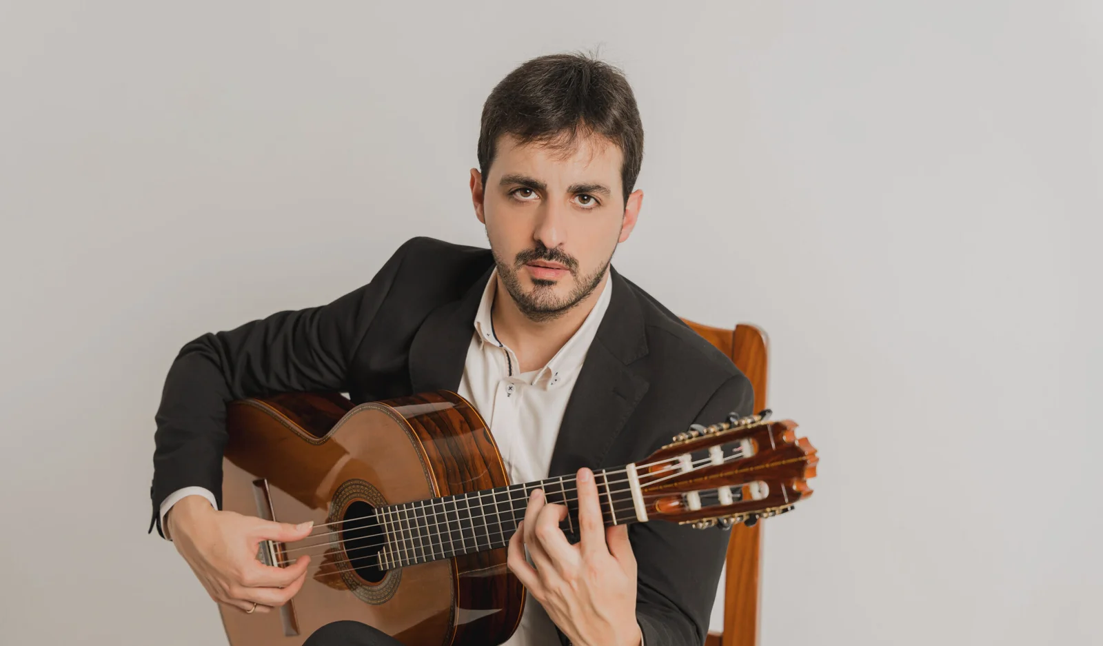 Javier Llanes, guitarrista clásico