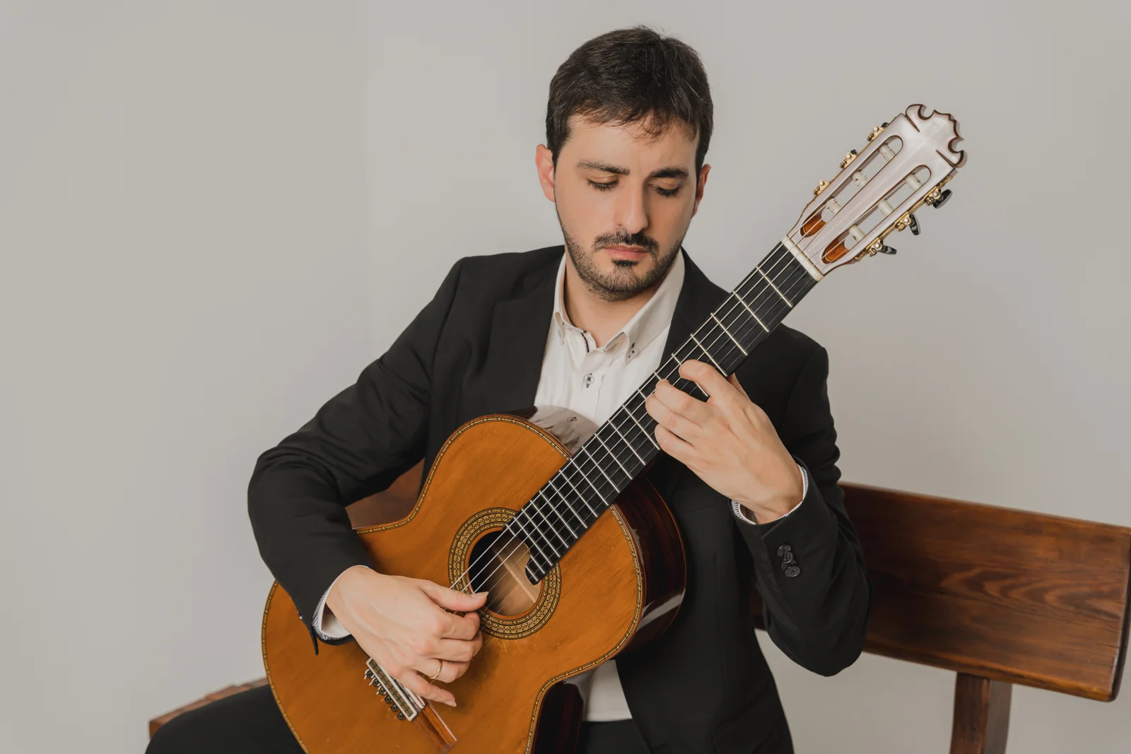 Javier Llanes, guitarrista clásico